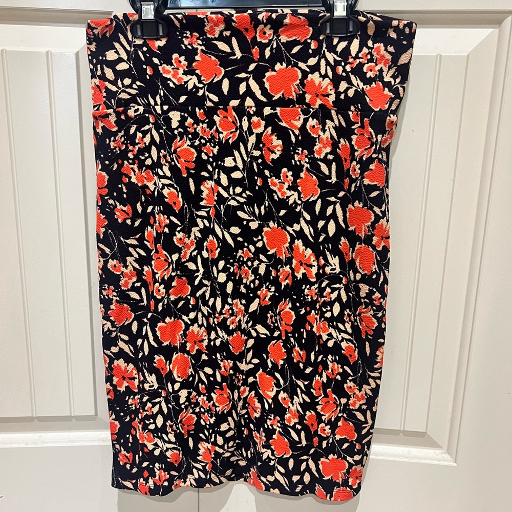 Floral Print Women's Skirt - Black and Red